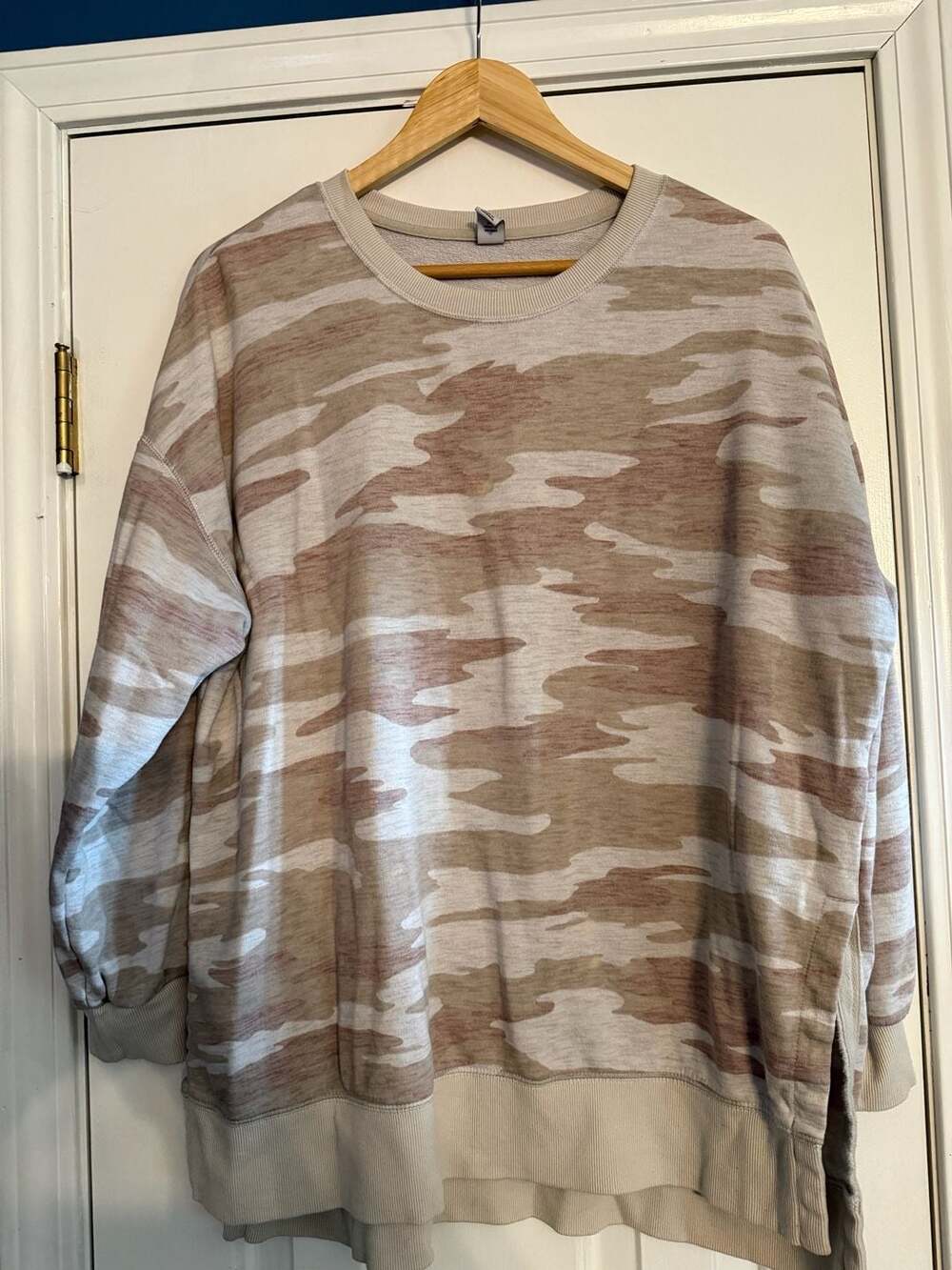 Women's Old Navy Sweatshirt size large